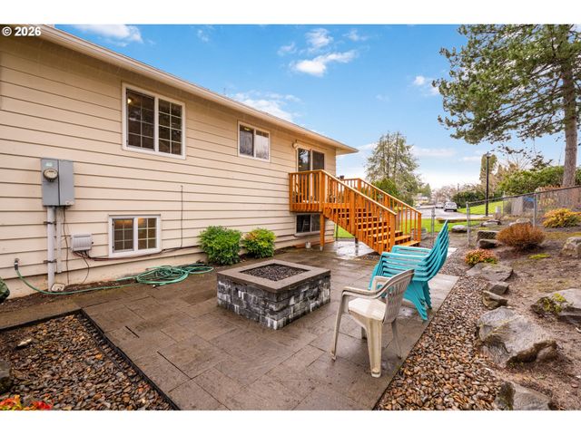 17670 Se EMERALD Dr, Milwaukie, OR 97267