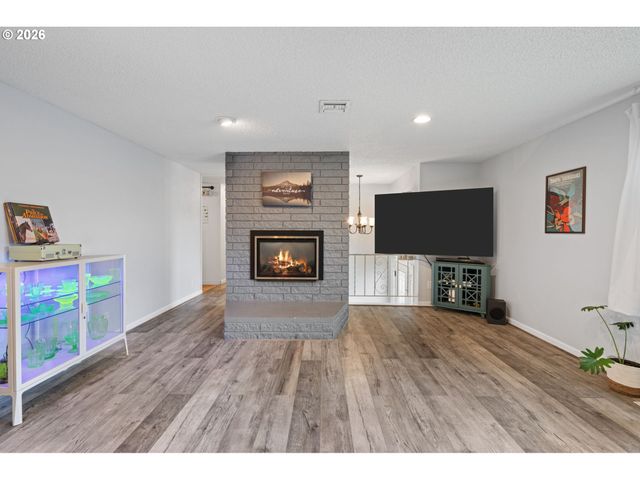 17670 Se EMERALD Dr, Milwaukie, OR 97267