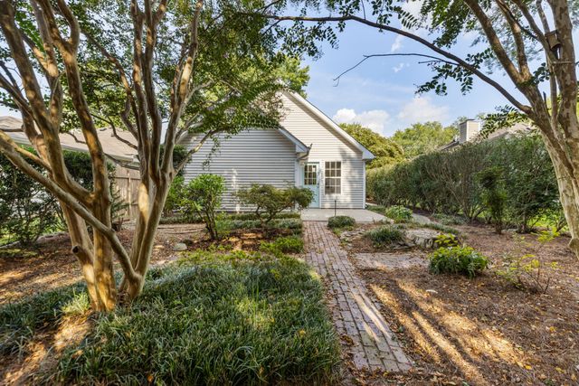 2813 Steamboat Dr, Nashville, TN 37214