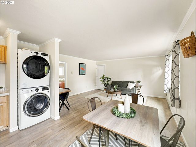 7007 N BURLINGTON Ave, Portland, OR 97203