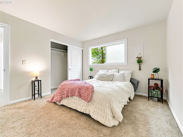 7007 N BURLINGTON Ave, Portland, OR 97203