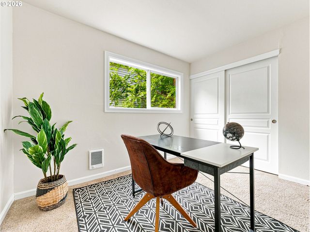 7007 N BURLINGTON Ave, Portland, OR 97203