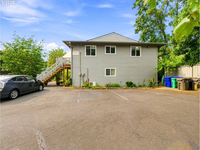 7007 N BURLINGTON Ave, Portland, OR 97203