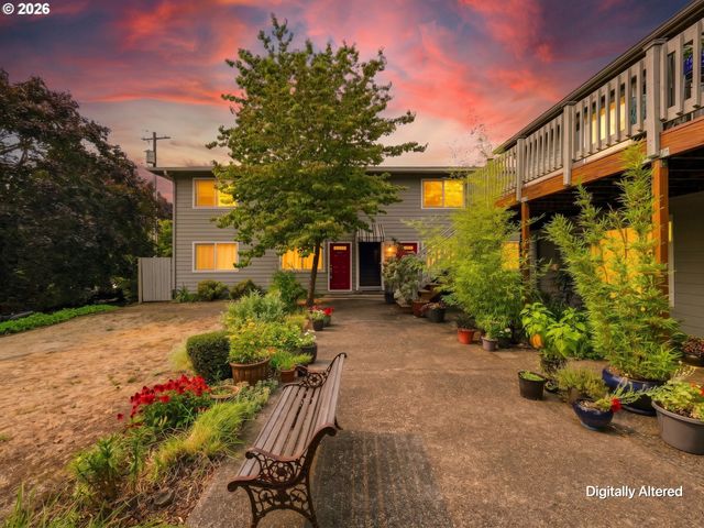 7007 N BURLINGTON Ave, Portland, OR 97203