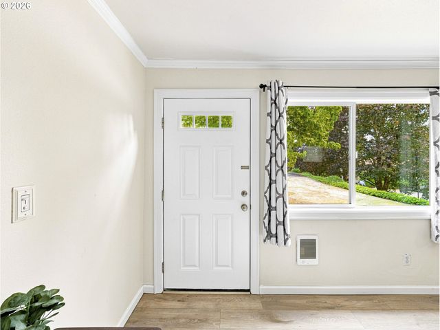 7007 N BURLINGTON Ave, Portland, OR 97203