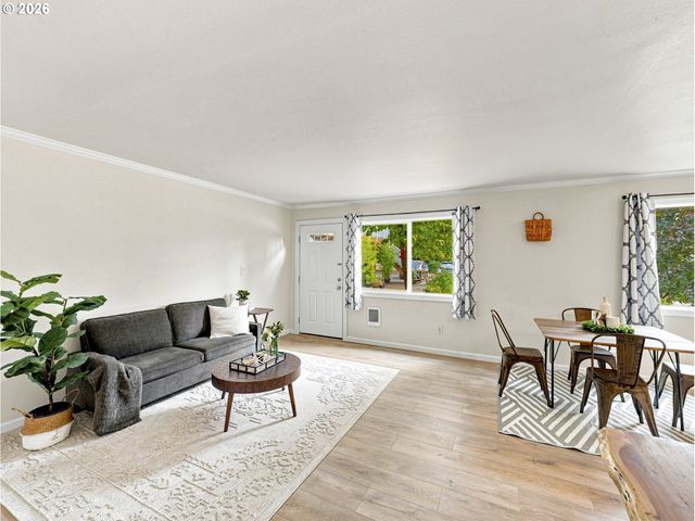 7007 N BURLINGTON Ave, Portland, OR 97203