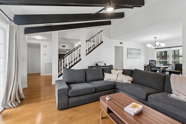 15824 KNOLLVIEW DRIVE, Tampa, FL 33624