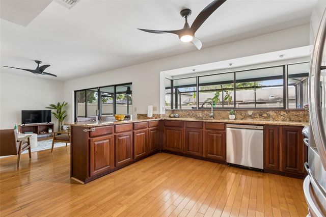 15824 KNOLLVIEW DRIVE, Tampa, FL 33624