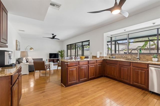 15824 KNOLLVIEW DRIVE, Tampa, FL 33624