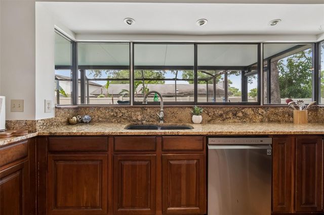 15824 KNOLLVIEW DRIVE, Tampa, FL 33624