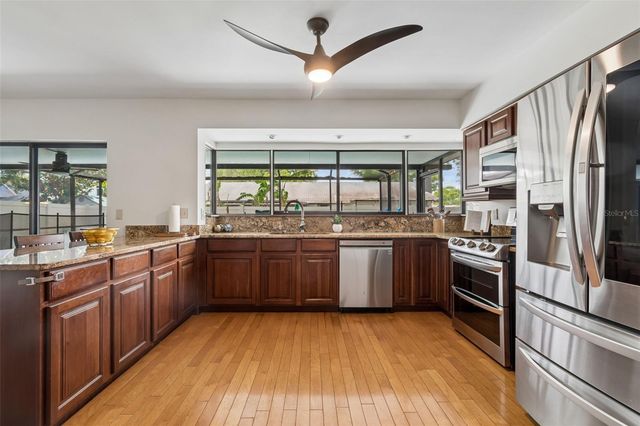 15824 KNOLLVIEW DRIVE, Tampa, FL 33624