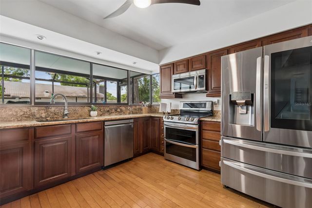 15824 KNOLLVIEW DRIVE, Tampa, FL 33624