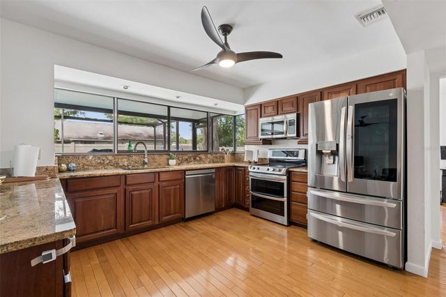 15824 KNOLLVIEW DRIVE, Tampa, FL 33624