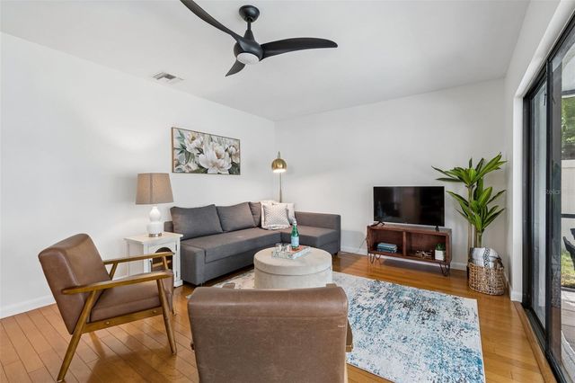 15824 KNOLLVIEW DRIVE, Tampa, FL 33624