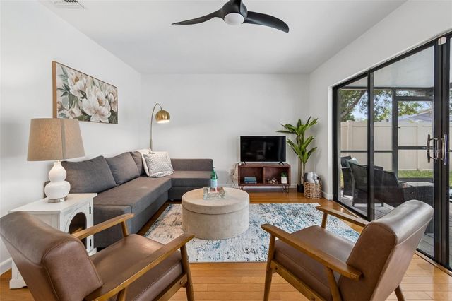 15824 KNOLLVIEW DRIVE, Tampa, FL 33624