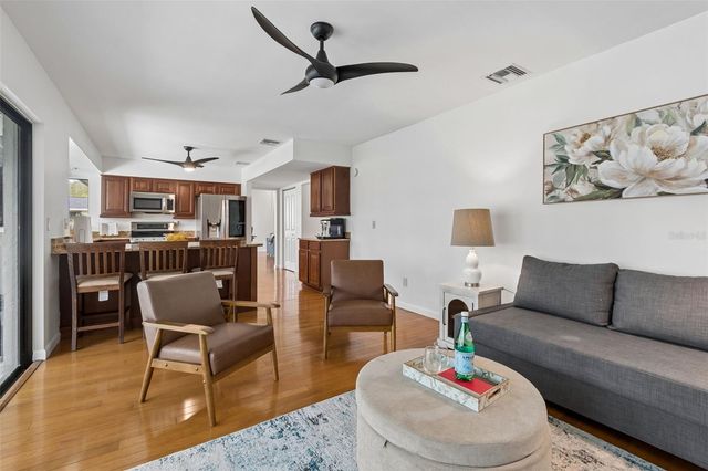 15824 KNOLLVIEW DRIVE, Tampa, FL 33624