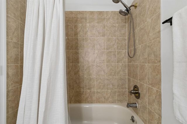 15824 KNOLLVIEW DRIVE, Tampa, FL 33624