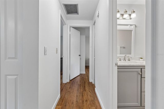 15824 KNOLLVIEW DRIVE, Tampa, FL 33624