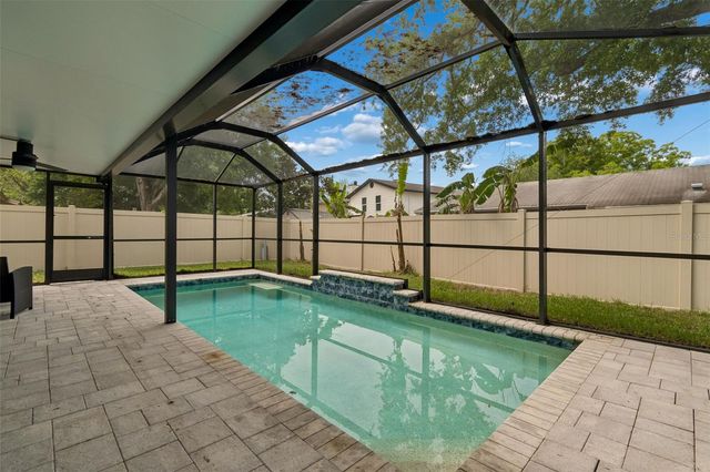 15824 KNOLLVIEW DRIVE, Tampa, FL 33624