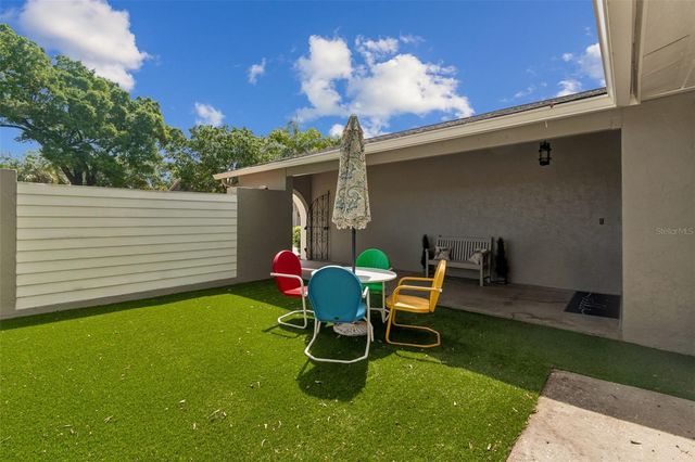 15824 KNOLLVIEW DRIVE, Tampa, FL 33624