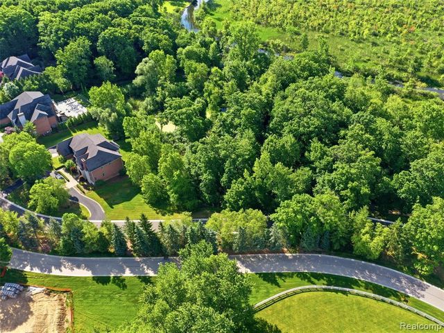 1920 Heron Ridge Drive, Bloomfield Hills, MI 48302
