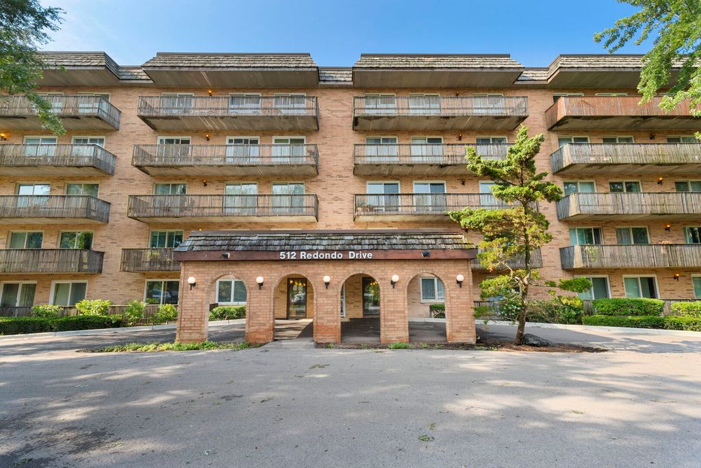512 Redondo Drive 110, Downers Grove, IL 60516