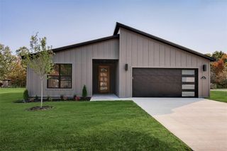 5 Edgware Lane, Bella Vista, AR 72715