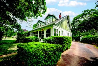 102 Buttonwoods Avenue, Warwick, RI 02886
