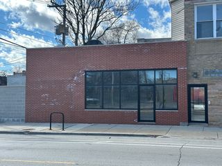 610 S Central Park Avenue, Chicago, IL 60624