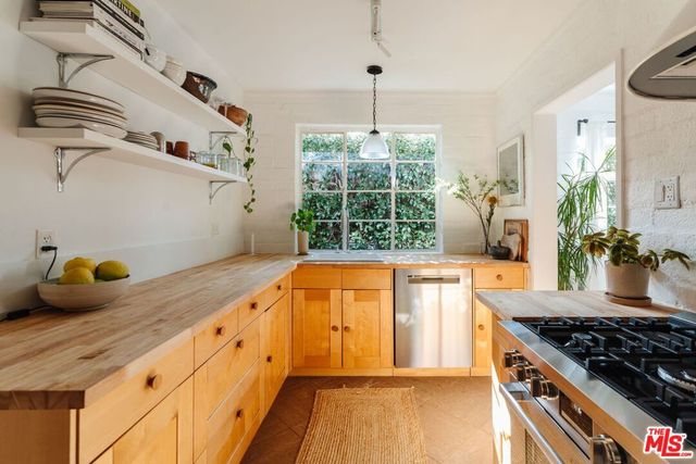 10514 Silverton Avenue, Tujunga, CA 91042