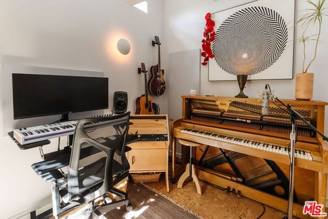 10514 Silverton Avenue, Tujunga, CA 91042