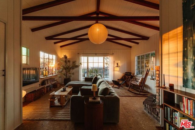 10514 Silverton Avenue, Tujunga, CA 91042