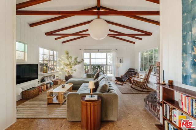 10514 Silverton Avenue, Tujunga, CA 91042