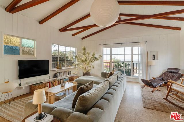 10514 Silverton Avenue, Tujunga, CA 91042