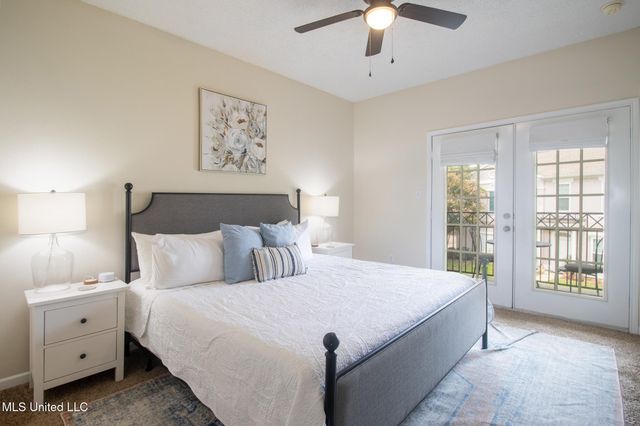 2252 Beach Drive, 203, Gulfport, MS 39507