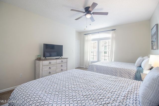 2252 Beach Drive, 203, Gulfport, MS 39507