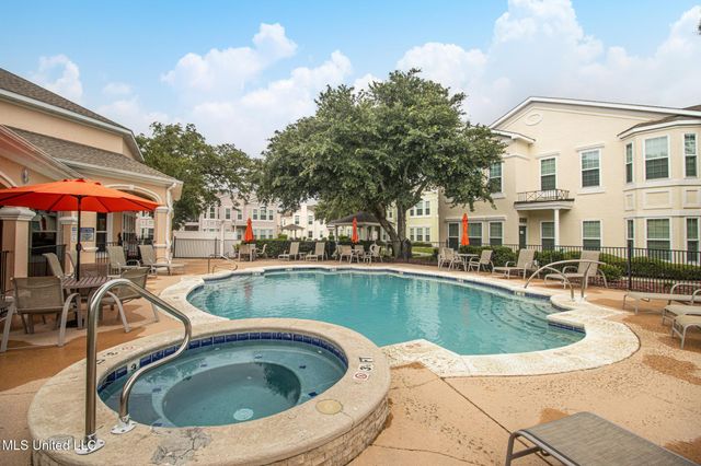 2252 Beach Drive, 203, Gulfport, MS 39507