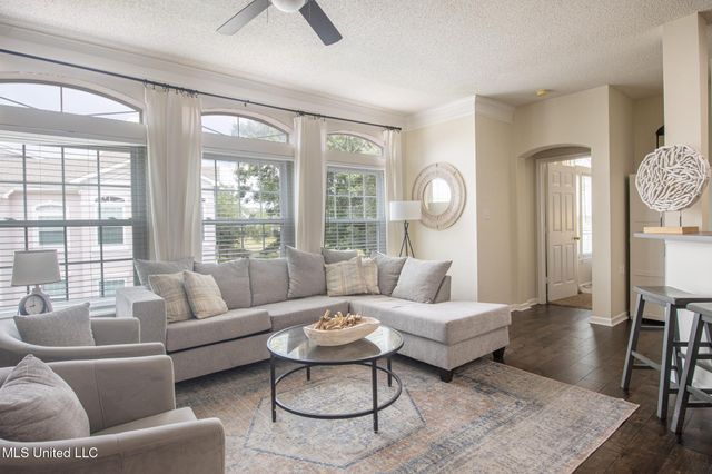 2252 Beach Drive, 203, Gulfport, MS 39507