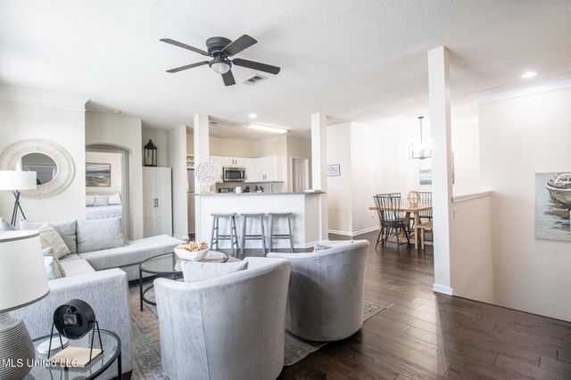 2252 Beach Drive, 203, Gulfport, MS 39507