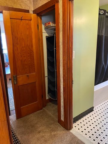 37 Argyle Avenue, Joliet, IL 60433