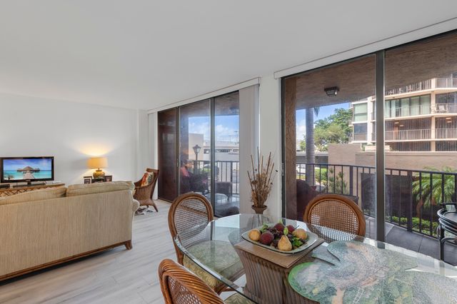 859 Jeffery Street 212, Boca Raton, FL 33487