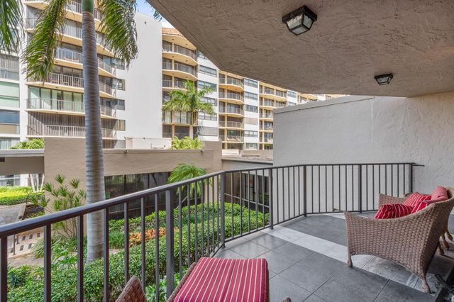 859 Jeffery Street 212, Boca Raton, FL 33487