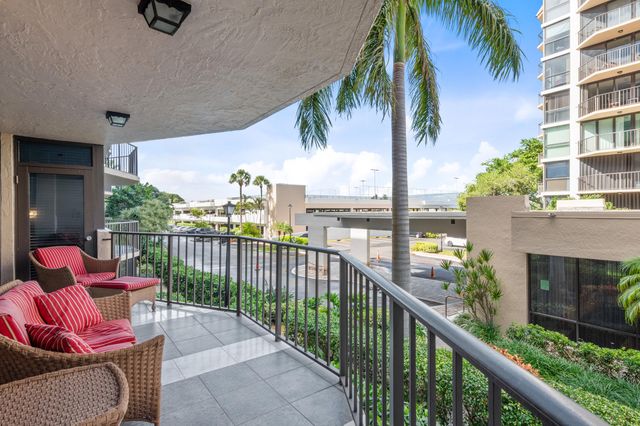 859 Jeffery Street 212, Boca Raton, FL 33487