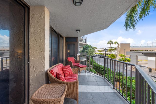 859 Jeffery Street 212, Boca Raton, FL 33487