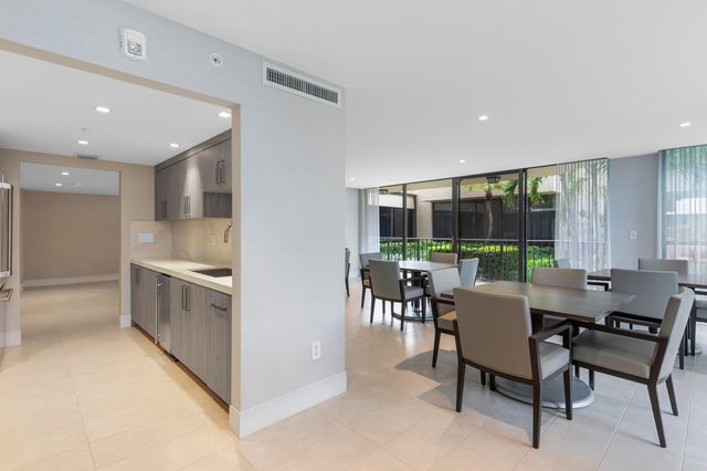 859 Jeffery Street 212, Boca Raton, FL 33487