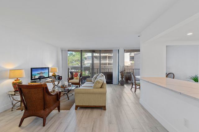 859 Jeffery Street 212, Boca Raton, FL 33487