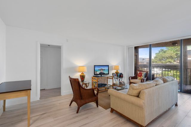 859 Jeffery Street 212, Boca Raton, FL 33487