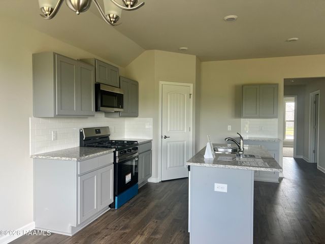 652 Griffiths Court, Breaux Bridge, LA 70517