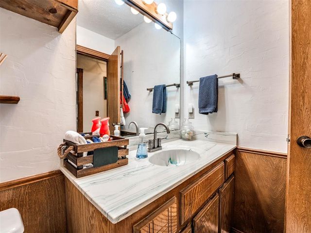 12000 SW 7th Street, Yukon, OK 73099