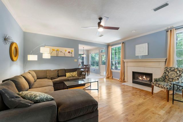 81 S Hidden View Circle, The Woodlands, TX 77381